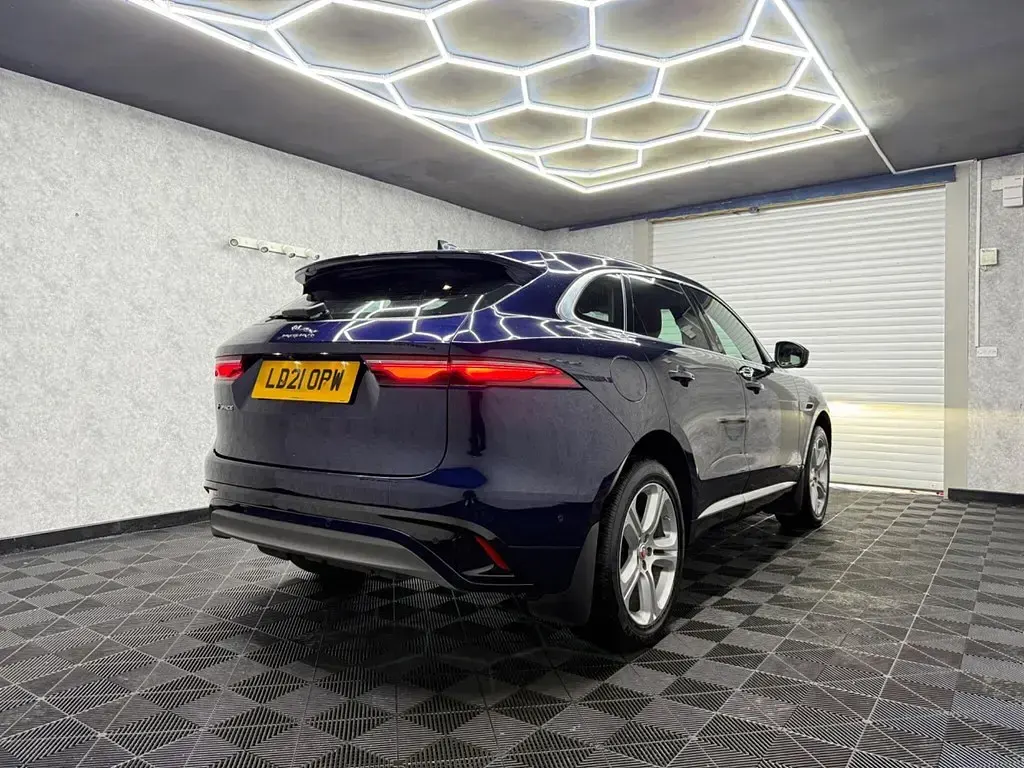 Second-hand Jaguar F-Pace R-Dynamic 250 CP (183 kW) 2021 Albastru SUV