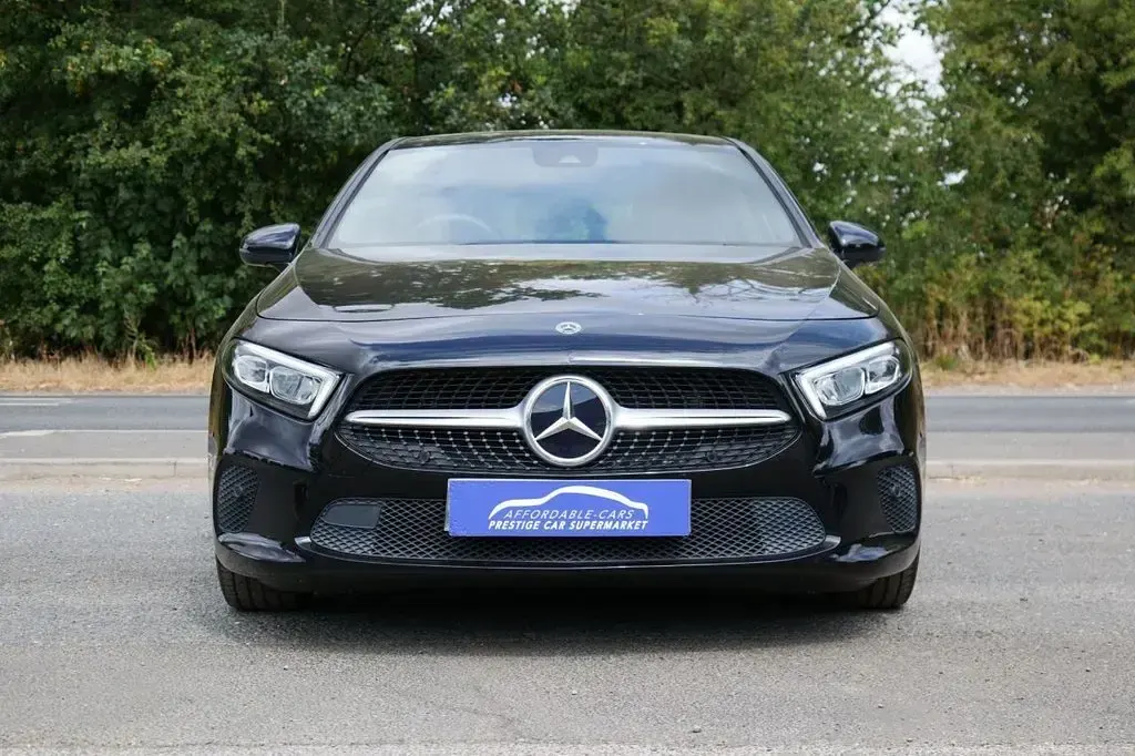 Used Mercedes A180 Executive 136 HP (100 kW) 2021 Black Hatchback