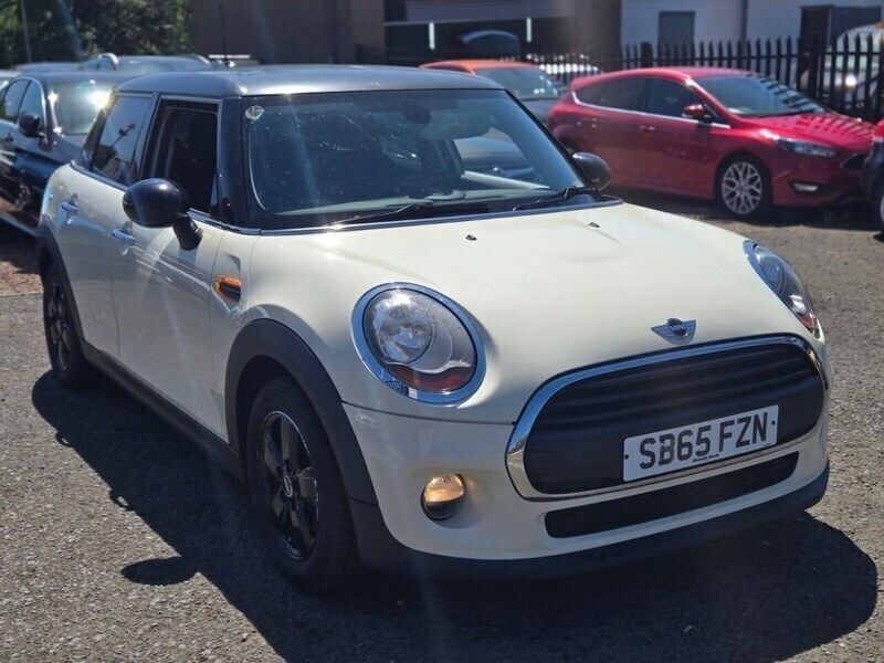 White Used 2015 Mini ONE Hatch Hatchback | £6,495 (Fair price) - Image 1/4
