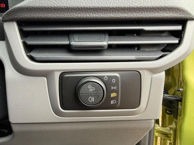 New VW Transporter Pro 170 HP (125 kW) 2025 Green Van