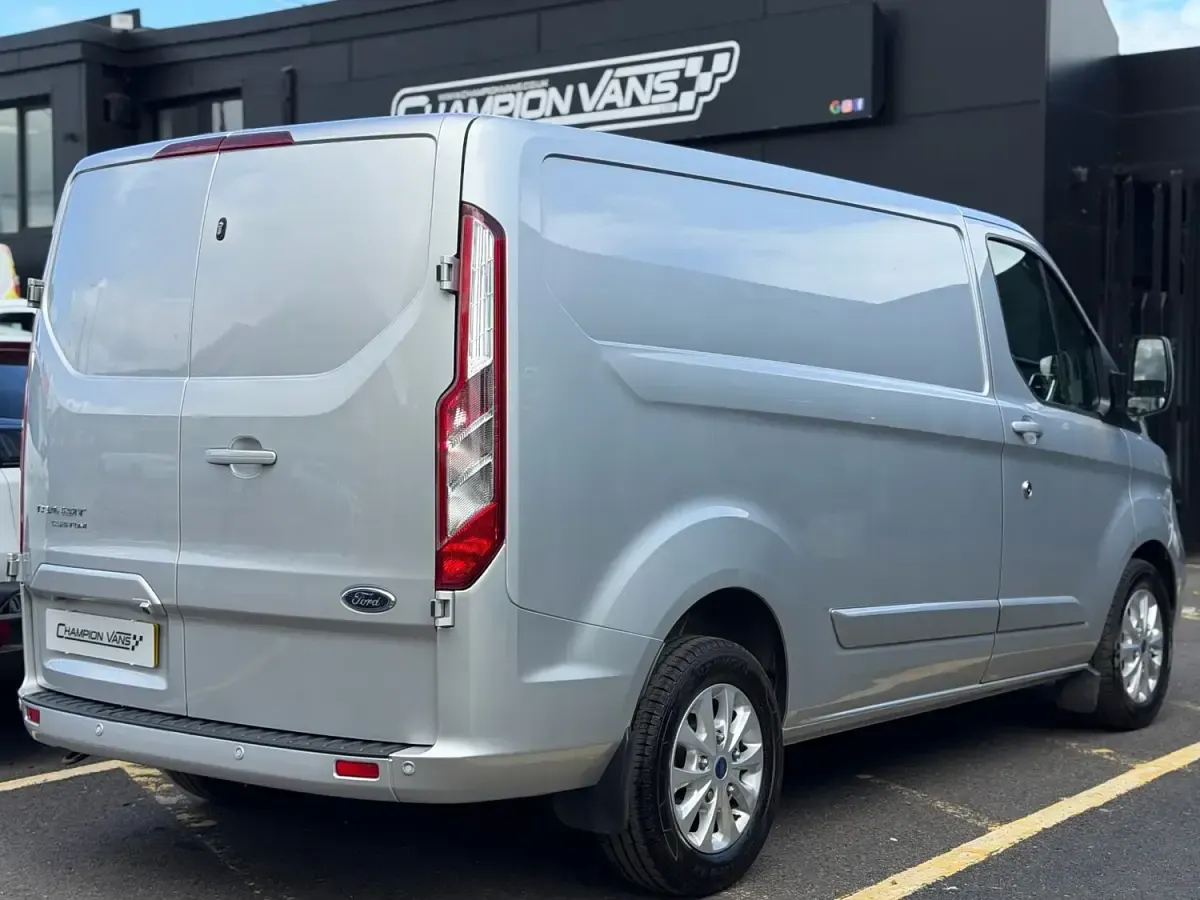 Used Ford Transit Custom Limited 130 HP (95 kW) 2021 Silver Van