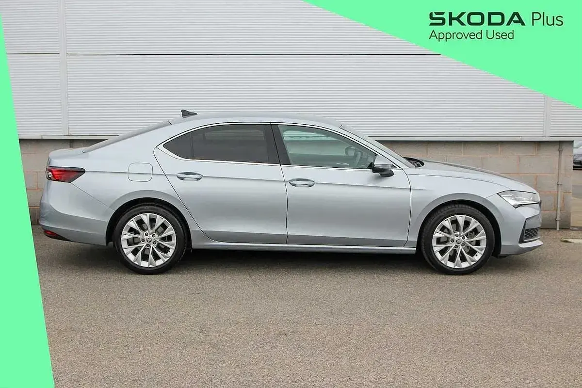 Used Skoda Superb SE L 150 HP (110 kW) 2025 Pebble silver metallic Hatchback