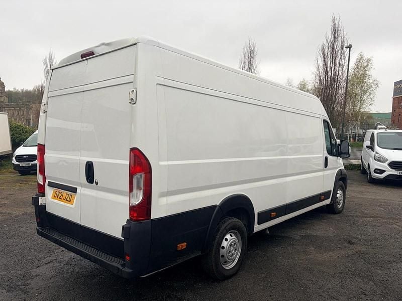 Second-hand Peugeot Boxer 140 CP (102 kW) 2021 Alb Van