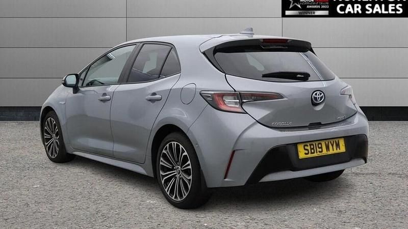 Used Toyota Corolla Design 122 HP (89 kW) 2019 Grey Hatchback
