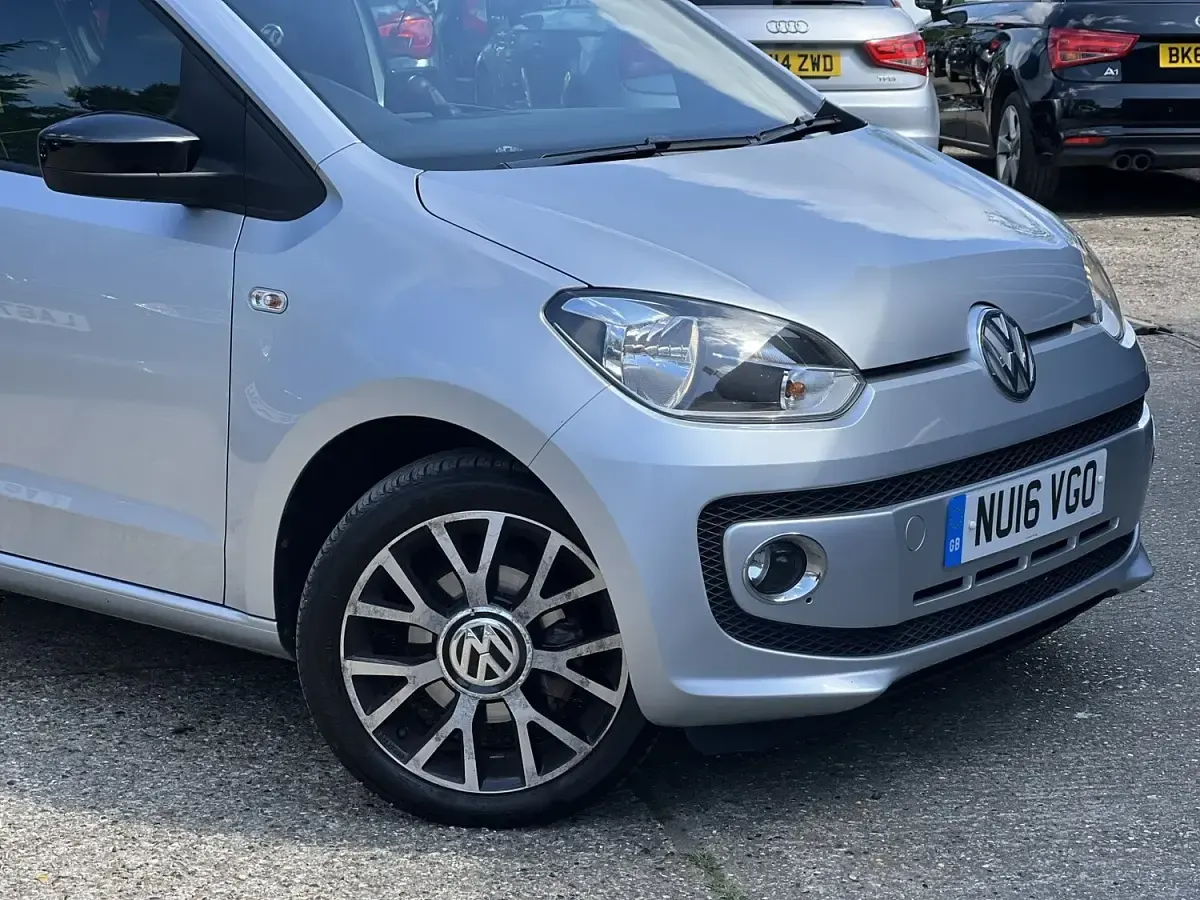Used VW up! 75 HP (55 kW) 2016 Silver Hatchback