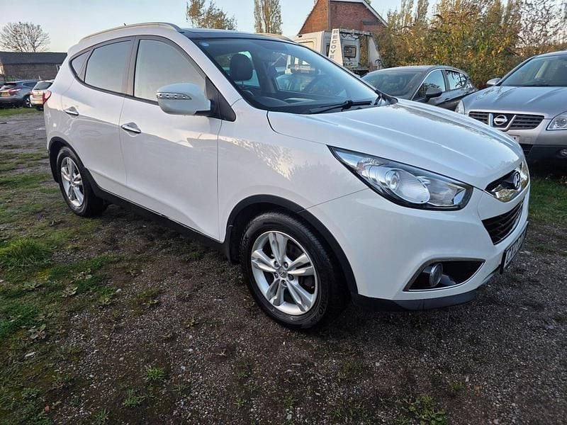 White Used 2012 Hyundai ix35 Premium SUV | £3,790 (Good price) - Image 1/4