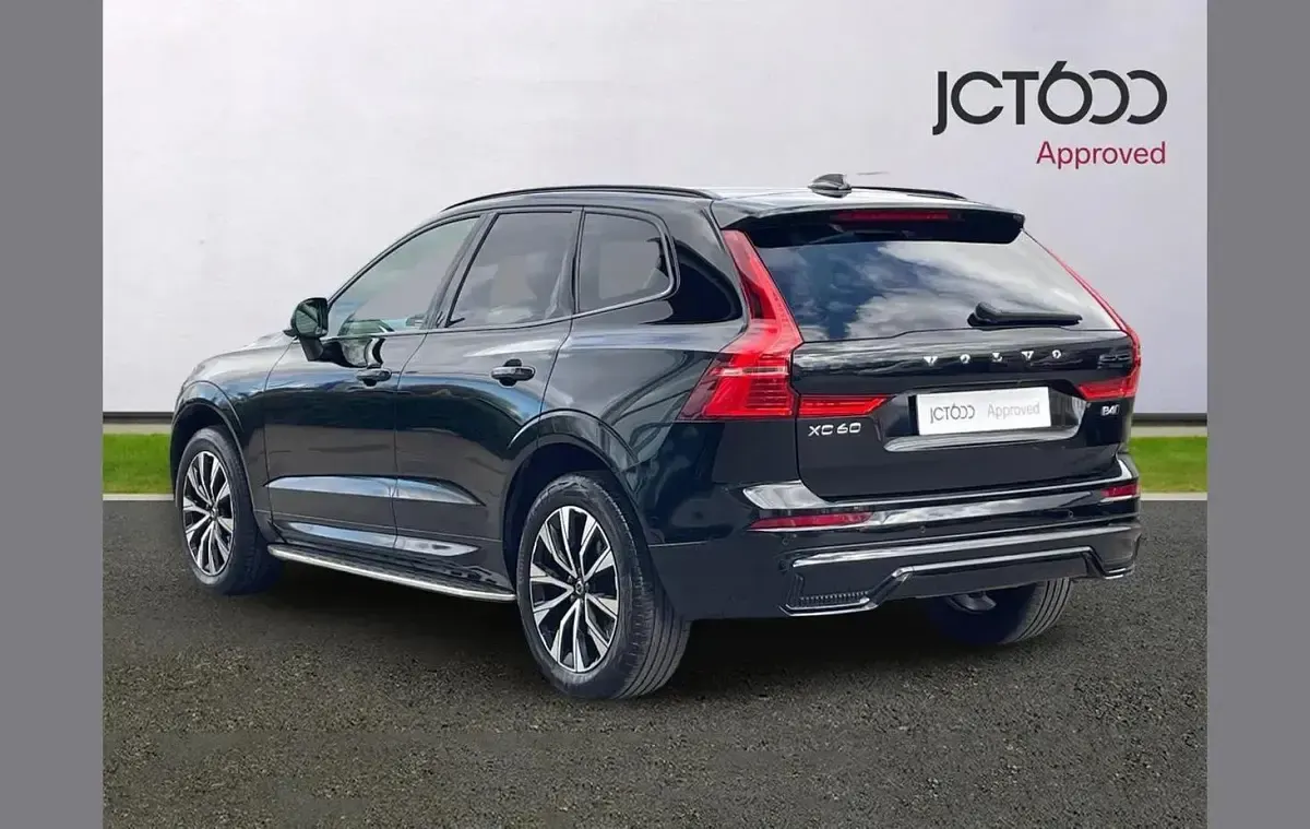 Used Volvo XC60 Plus 194 HP (142 kW) 2022 Black SUV