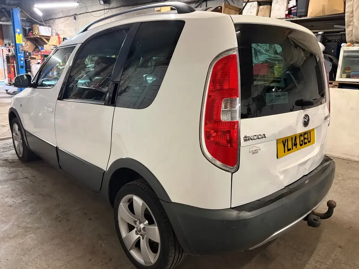 Used Skoda Roomster 105 HP (77 kW) 2014 White MPV