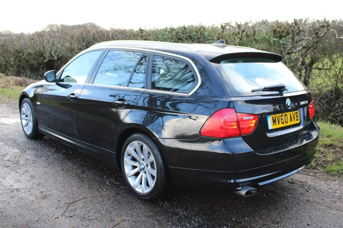 Used BMW 320 Exclusive 2010 Black Estate