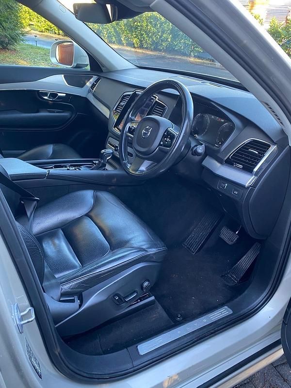 Used Volvo XC90 Momentum 2015 Gold SUV