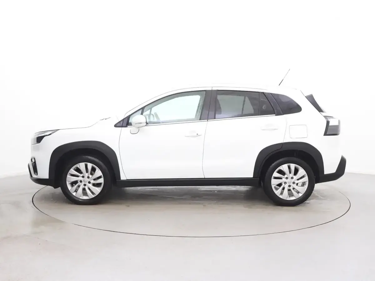 Usado Suzuki SX4 2023 Blanco Utilitario