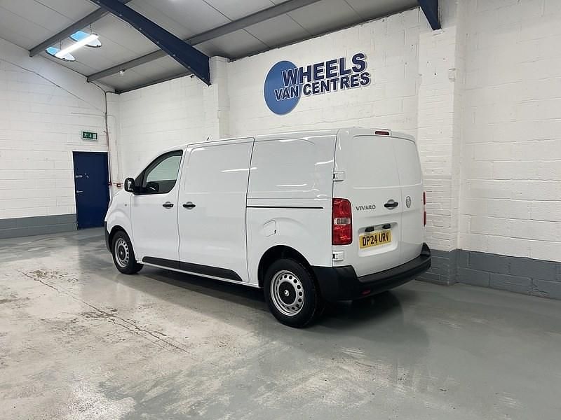 Used Vauxhall Vivaro S 120 HP (88 kW) 2024 White MPV
