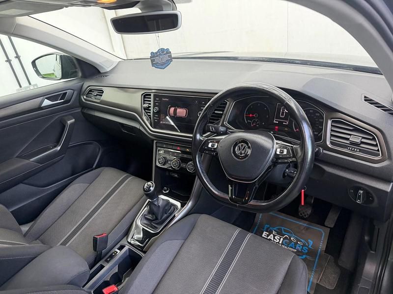 Used VW T-Roc SE 115 HP (84 kW) 2018 Grey SUV