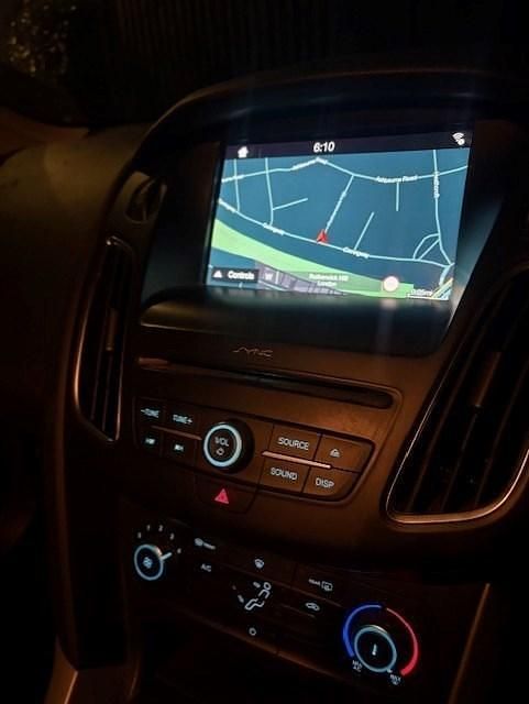 Used Ford Focus Zetec 125 HP (91 kW) 2017 Blue Hatchback