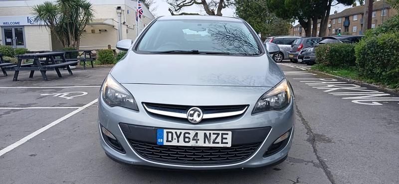 Second-hand Vauxhall Astra Design Edition 130 CP (95 kW) 2014 Argintiu Hatchback