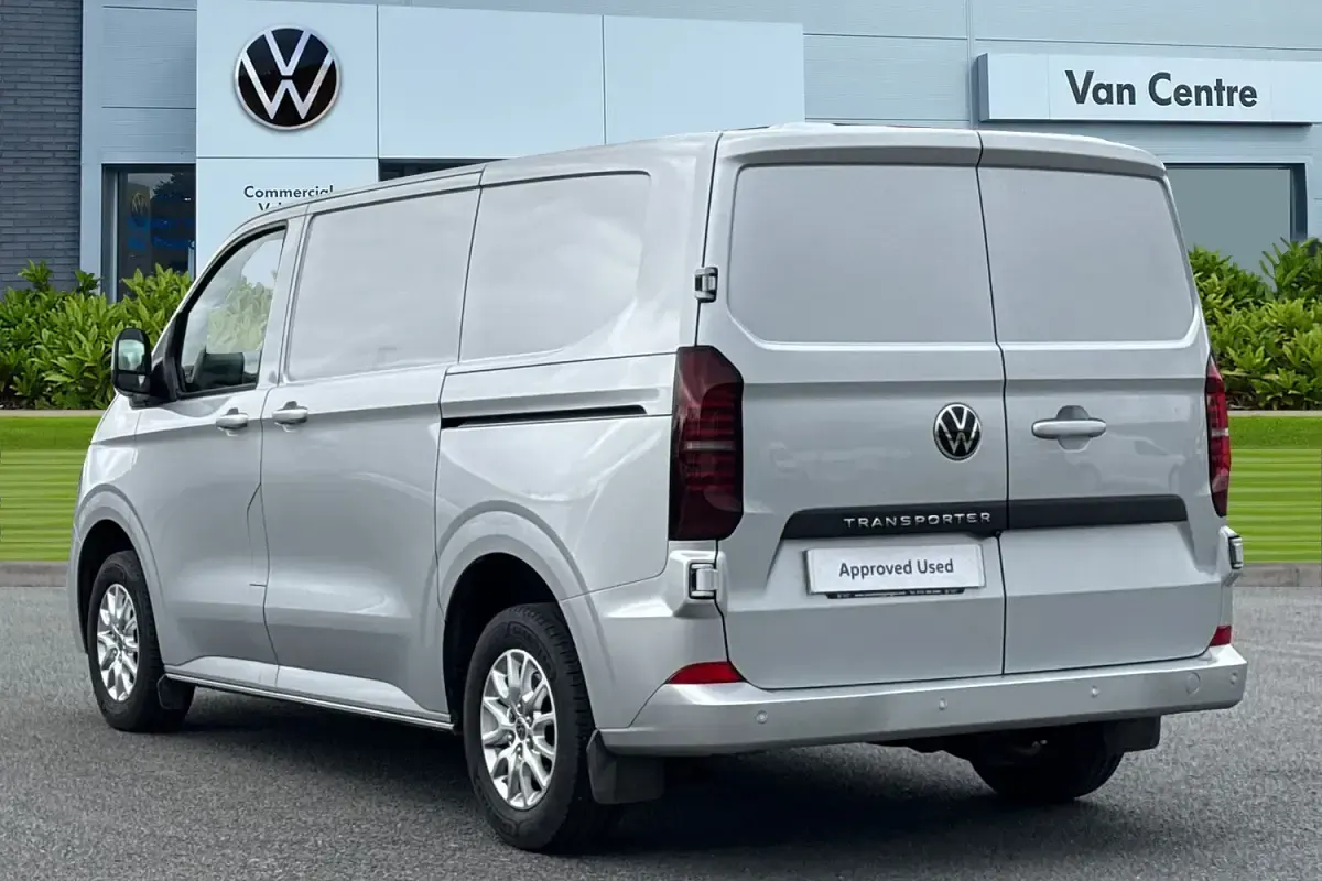 Usado VW Transporter Pro 110 HP (80 kW) 2025 Cinzento Van