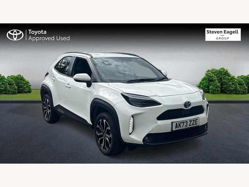 White Used 2023 Toyota Yaris Hybrid Design Hatchback | £22,427 (Expensive) - Image 1/3