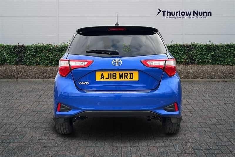 Used Toyota Yaris 111 HP (81 kW) 2018 Blue/black Hatchback