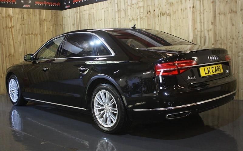 Used Audi A8 Advanced 262 HP (192 kW) 2016 Black Sedan
