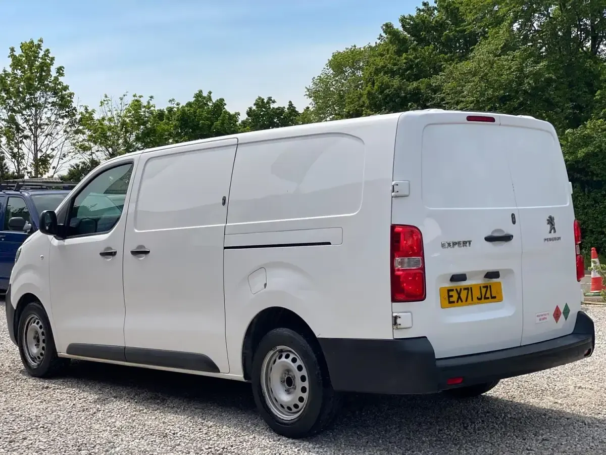 Second-hand Peugeot Expert Premium 2021 Alb Van