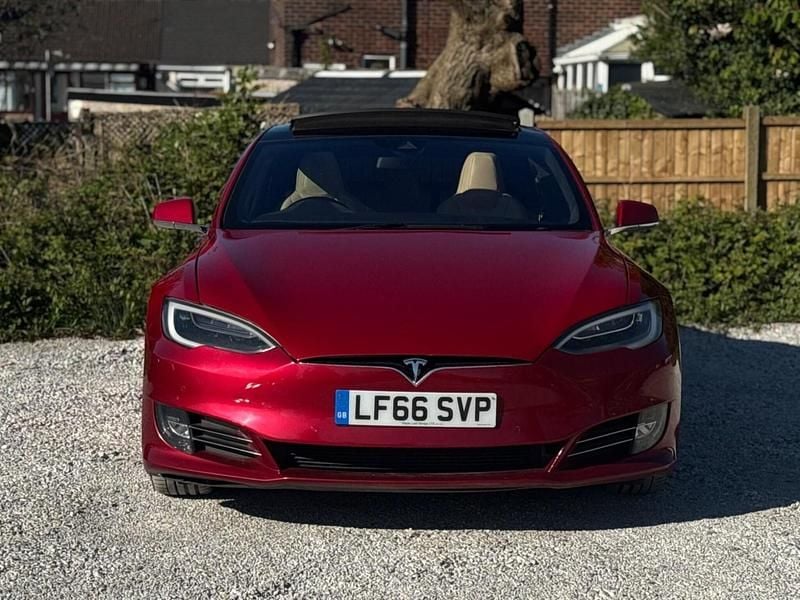 Used Tesla Model S 306 kW (417 HP) 2016 Red Hatchback