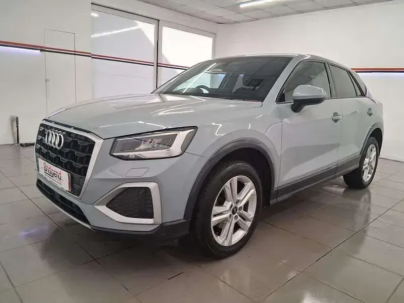Begagnad Audi Q2 Sport 2022 Grå SUV