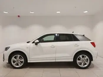 Używany Audi Q2 S-Line 150 KM (110 kW) 2022 Biały SUV