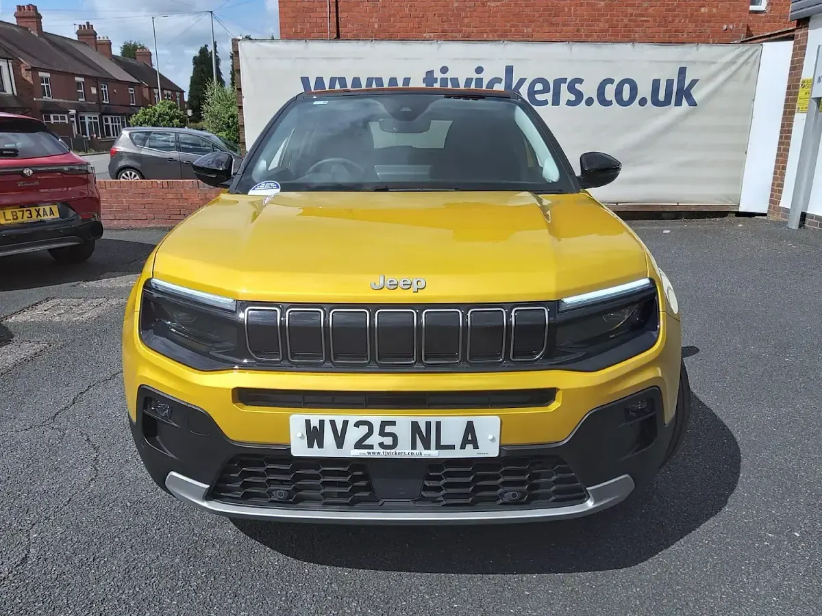 Used Jeep Avenger Summit 100 HP (73 kW) 2025 Yellow/black SUV