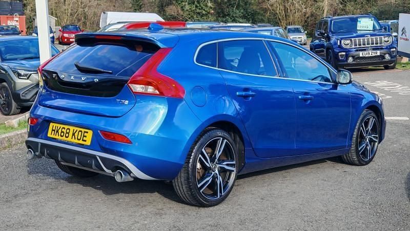 Used Volvo V40 R-Design 2019 Blue Hatchback