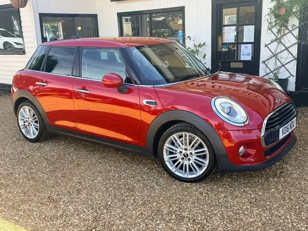 Used Mini Cooper D Hatch 116 HP (85 kW) 2016 Red Hatchback