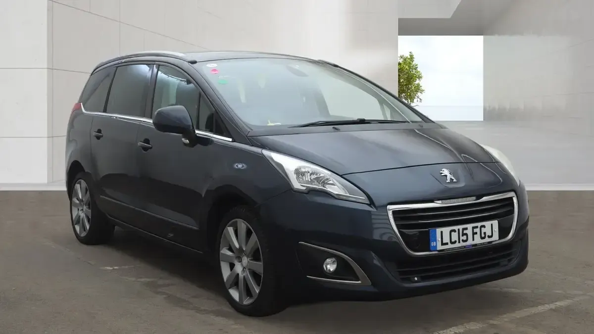 Used Peugeot 5008 Allure 2015 Blue MPV