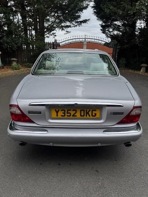 Used Jaguar XJ8 2001 Silver Sedan