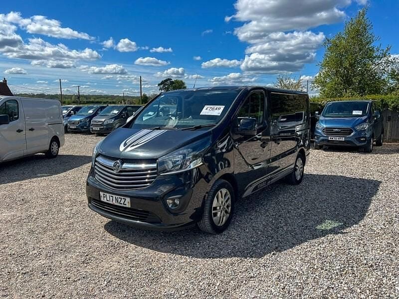 Second-hand Vauxhall Vivaro Limited 2017 Negru