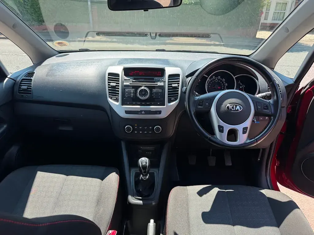 Used Kia Venga 90 HP (66 kW) 2016 Red Hatchback