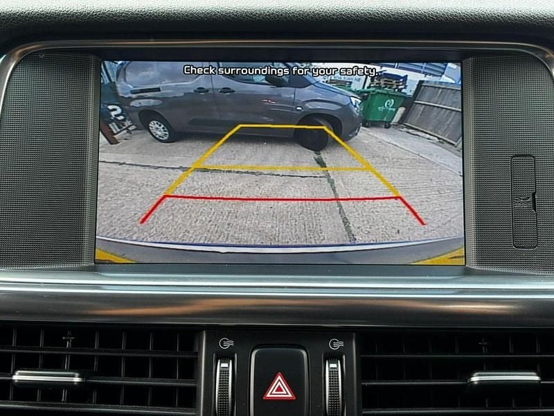 Image 2/4
