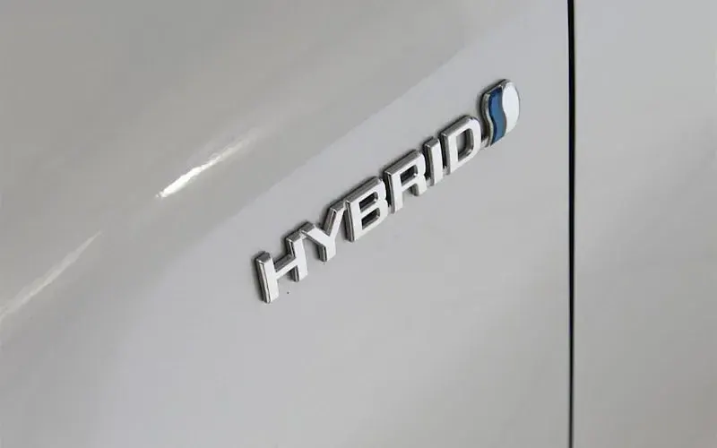 Used Toyota Corolla Design 122 HP (89 kW) 2019 Silver Hatchback