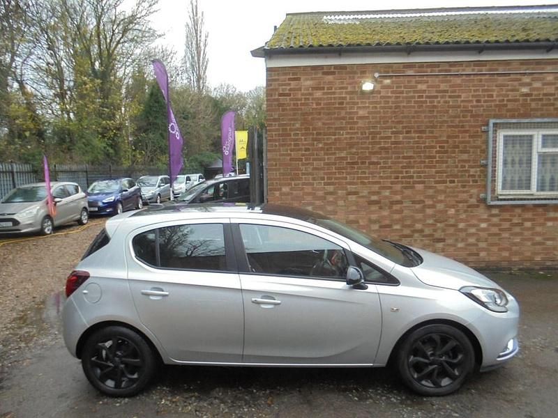 Used Vauxhall Corsa SRi 90 HP (66 kW) 2018 Silver Hatchback