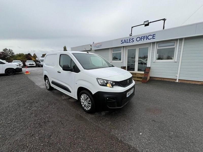 White Used 2020 Peugeot Partner Van | £6,250 (Good price) - Image 1/4