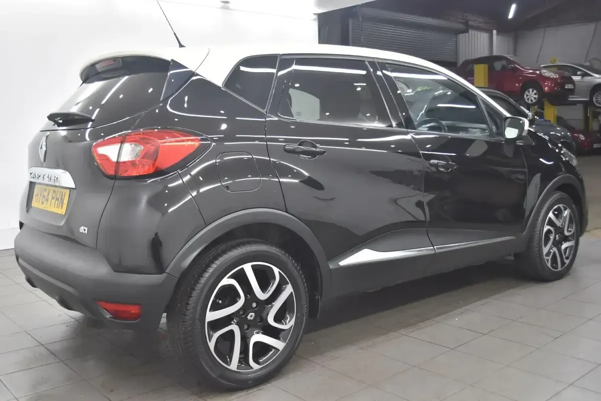 Used Renault Captur Dynamique 90 HP (66 kW) 2014 Black/cream SUV