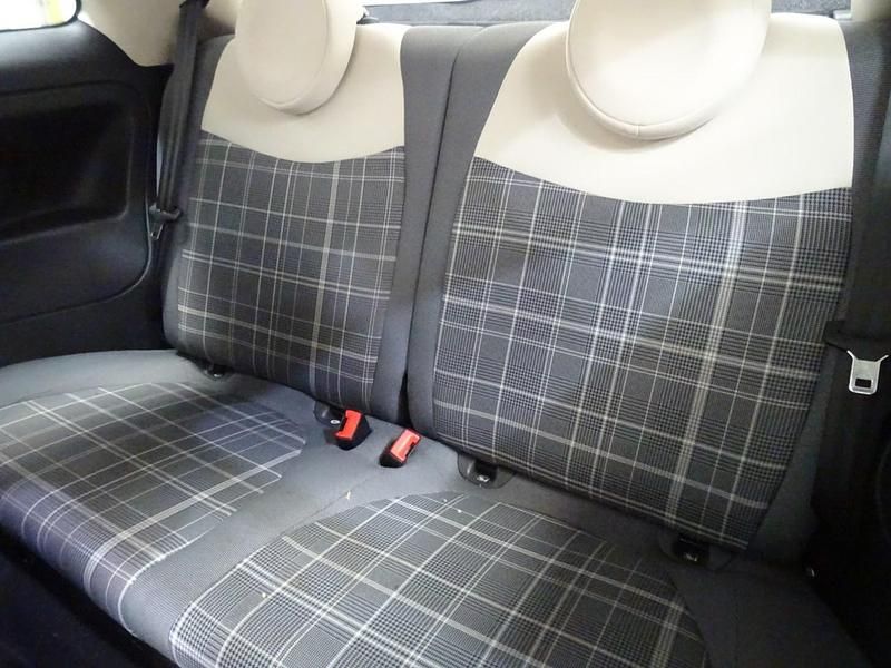 Used Fiat 500 Lounge 70 HP (51 kW) 2021 White Hatchback