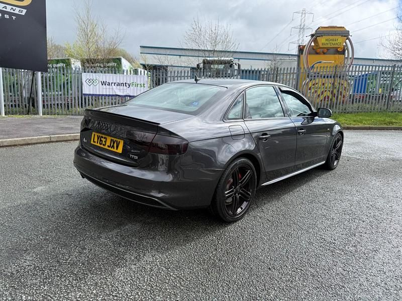Begagnad Audi A4 S-Line 2014 Grå Sedan
