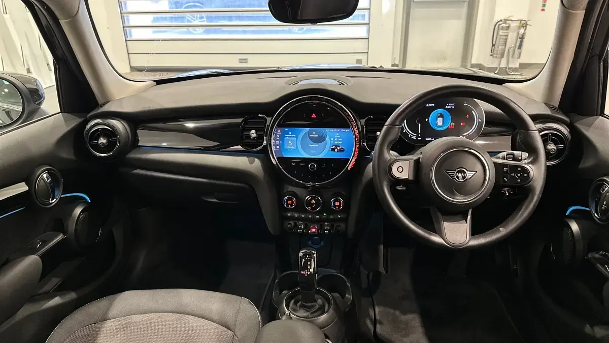 Used Mini ONE Classic 101 HP (74 kW) 2021 Black Hatchback