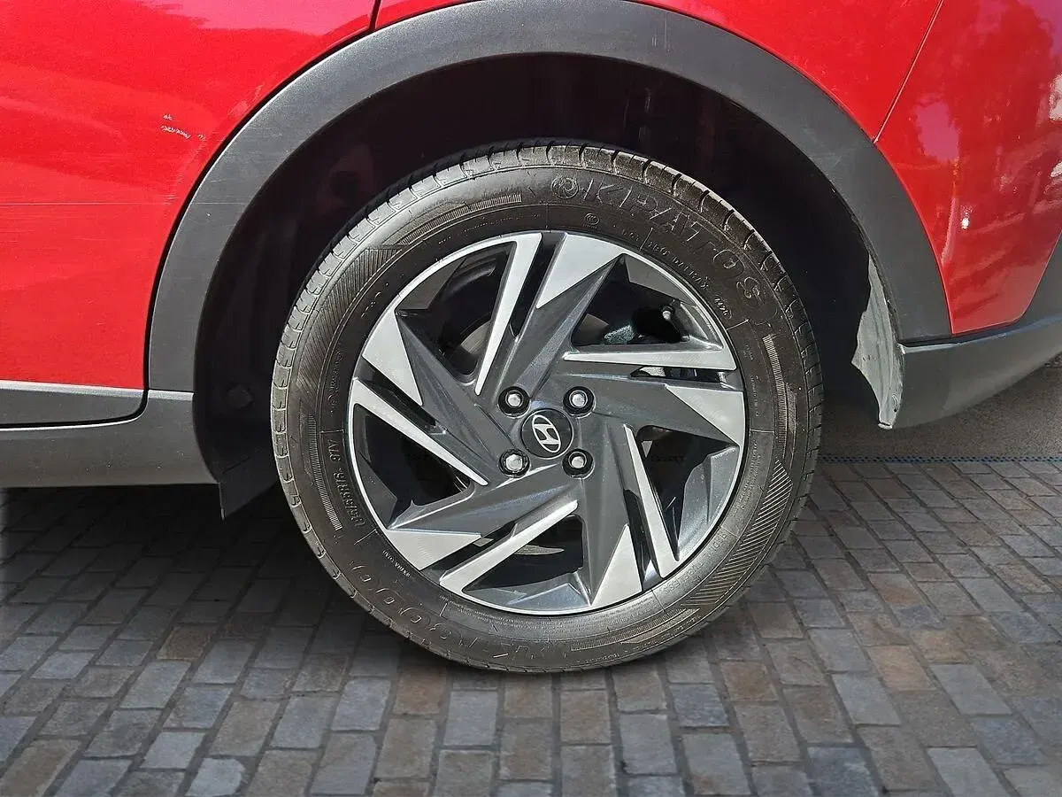 Used Hyundai Bayon SE 100 HP (73 kW) 2022 Red SUV