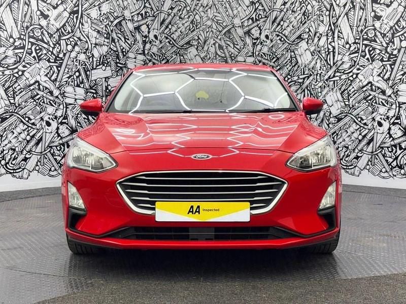 Used Ford Focus Zetec 120 HP (88 kW) 2019 Red Hatchback