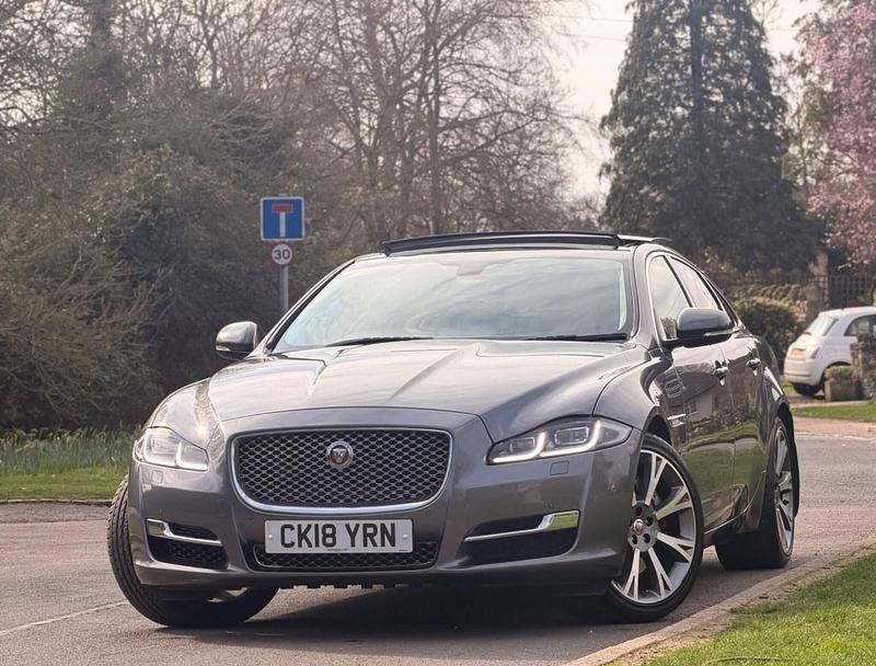 Used Jaguar XJ Portfolio 300 HP (220 kW) 2018 Grey Sedan