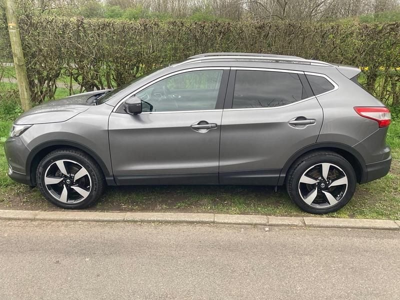 Used Nissan Qashqai N-Connecta 130 HP (95 kW) 2016 Grey SUV