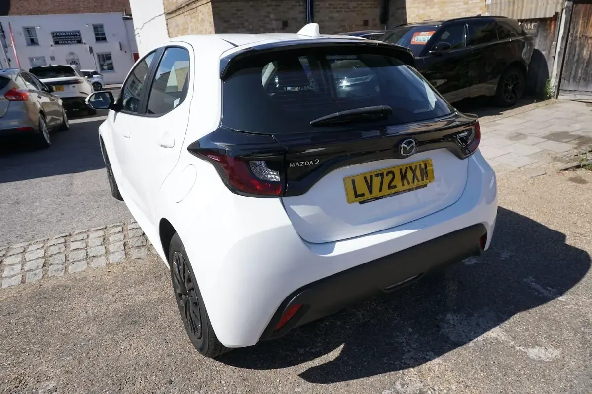 Used Mazda 2 114 HP (83 kW) 2022 White Hatchback