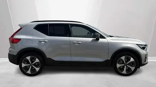 Used Volvo XC40 Plus 194 HP (142 kW) 2023 Silver SUV
