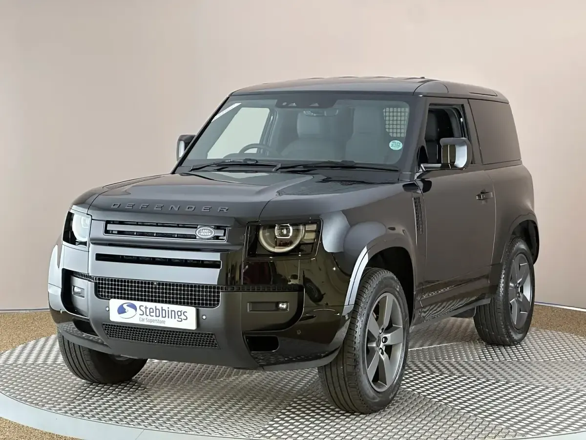 Used Land Rover Defender SE Dynamic 2025 Black SUV