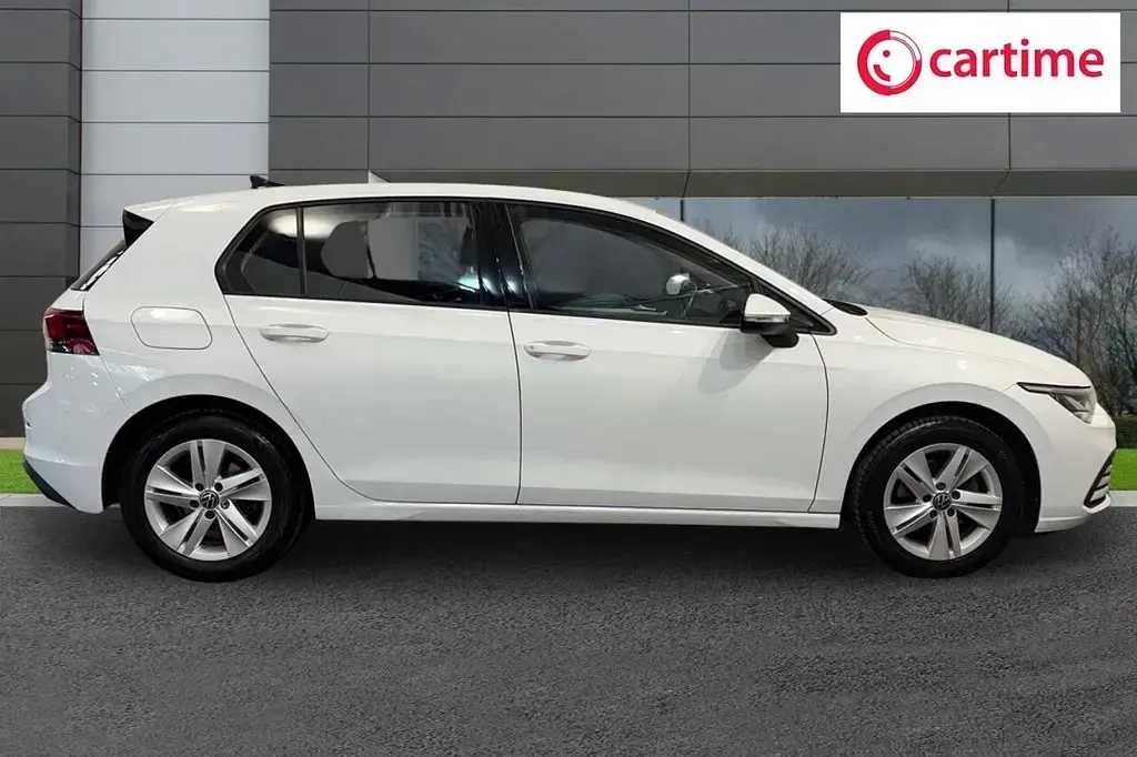 Usado VW Golf VIII Life 150 CV (110 kW) 2022 Blanco Utilitario
